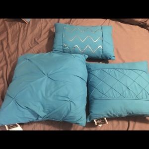 Decorative Pillows - Teal or Turquoise color